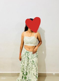 Priya - escort in Pune Photo 9 of 13