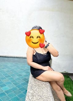 Priya - puta in Pune Photo 1 of 4