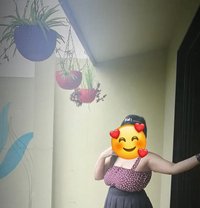 Priya - puta in Pune
