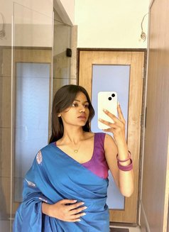 Priya - puta in Pune Photo 1 of 2