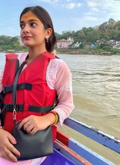 Priya - escort in Pune Photo 2 of 4