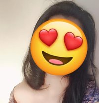 Priya - puta in Pune