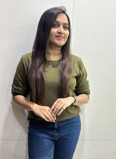 Priya - escort in Pune Photo 2 of 6