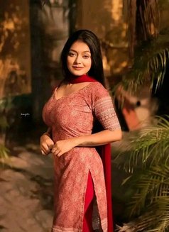 Priya - escort in Ras al-Khaimah Photo 1 of 2