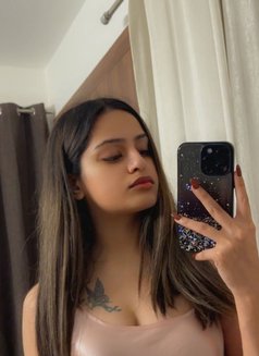 Priya - escort in Ras al-Khaimah Photo 2 of 3