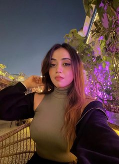 Priya - puta in Shillong Photo 2 of 5