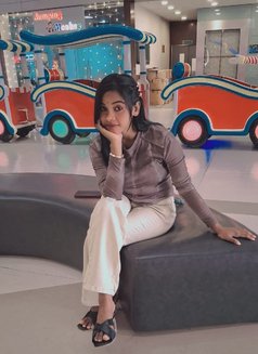 Priya - escort in Surat Photo 2 of 3