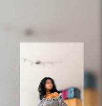 Priya - escort in Zürich Photo 1 of 3