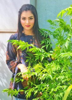 Priya Indian escort - puta in Ajmān Photo 7 of 7