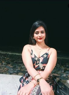 Priya - Acompañantes masculino in Gurgaon Photo 3 of 3