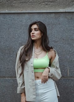 Priya Indian Model - puta in Dubai Photo 2 of 4