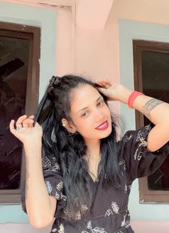 Priya Kaur - puta in Jaipur Photo 2 of 2