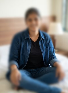 Sanjana (Real meet & cam show)sex chat - puta in Hyderabad Photo 4 of 5