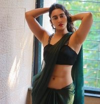 Mohini - puta in Gurgaon