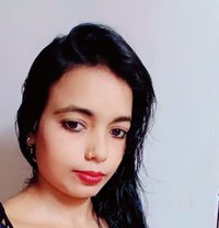 Priya Patel - puta in Ahmedabad