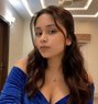Priya (Real and Cam Show) - puta in Hyderabad Photo 2 of 4