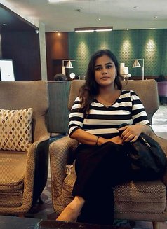 Priya ❣️ Real Meet & Cam - puta in Bangalore Photo 2 of 2