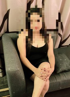 PRIYA real meet hotel and home - puta in Mumbai Photo 3 of 4