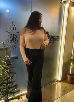 Priya Real Meeting(cam session)🤍5 - puta in Gurgaon Photo 2 of 2