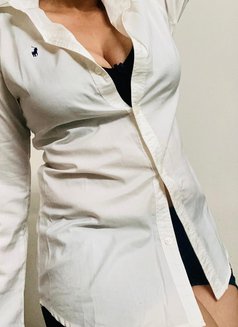 Priya Roshan - escort in Bangalore Photo 6 of 6