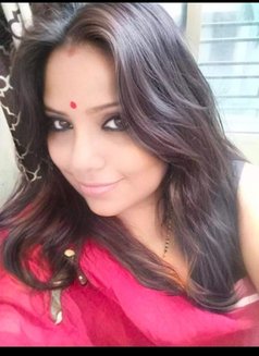 Priya Sharma - escort in Kolkata Photo 3 of 5