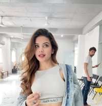 Priya Sharma Indian Model - puta in Abu Dhabi