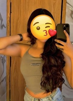 Priya Singh (incall & Outcall) - escort in New Delhi Photo 5 of 10