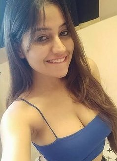 Priya Surat Real Meet Escort Service - puta in Surat Photo 3 of 3