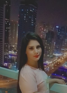 Priya Verma Slim - puta in Dubai Photo 3 of 3