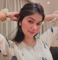 Priya Vip Companion - puta in Ras al-Khaimah