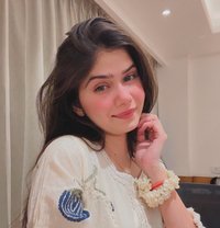 Priya Vip Companion - puta in Ras al-Khaimah