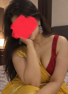 Priya Your Fantasy Queen - puta in Pune Photo 2 of 4