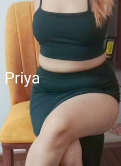priya000 - puta in Noida Photo 2 of 3