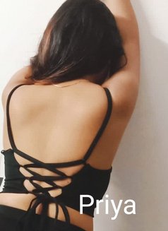 priya000 - puta in Noida Photo 3 of 3