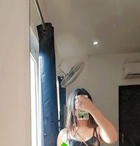 priya000 - puta in Noida