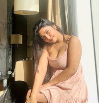 Priyaa - puta in New Delhi