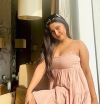 Priyaa - puta in New Delhi