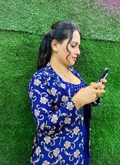 Priyanaka - Acompañantes transexual in New Delhi Photo 1 of 4