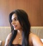Priyanka Available Solapur - puta in Solapur Photo 1 of 3