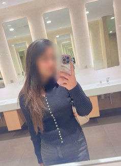 Priyanka cam show and real meet - puta in Hyderabad Photo 2 of 3