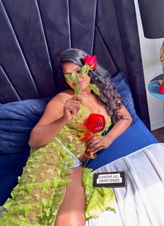 Priyanka - escort in Toronto Photo 5 of 9