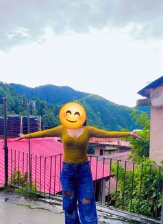 Priyanka - escort in Noida Photo 3 of 7