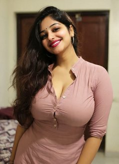 Priyanka escort service today available - puta in Navi Mumbai Photo 3 of 4