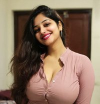 Priyanka escort service today available - escort in Navi Mumbai