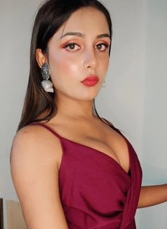Priyanka - Transsexual escort in Kolkata Photo 4 of 18