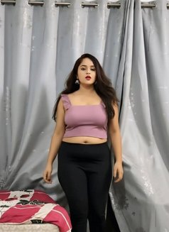 Anushka - puta in Indore Photo 3 of 3