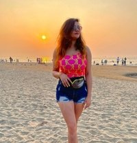 Real meet and nude cam session - escort in Hyderabad