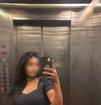 Priyanka - escort in Mumbai Photo 5 of 6