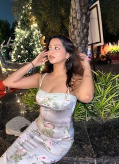 Priyanka - puta in Kolkata Photo 1 of 2