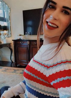 Priyanka - escort in New Delhi Photo 4 of 5